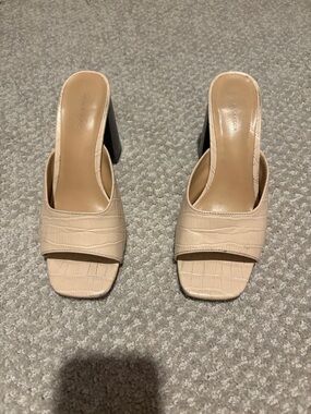 Ann Taylor Beige Croc-Embossed Slide Mules